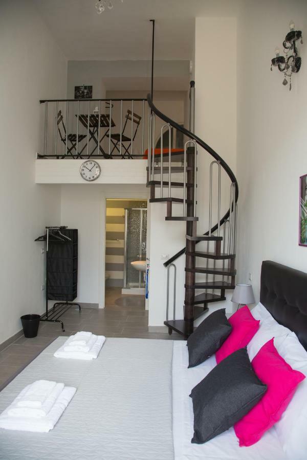 Vesuvius Luxury Suites Naples Exterior photo