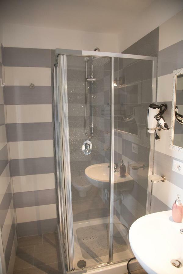 Vesuvius Luxury Suites Naples Exterior photo