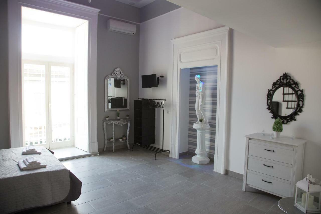 Vesuvius Luxury Suites Naples Exterior photo