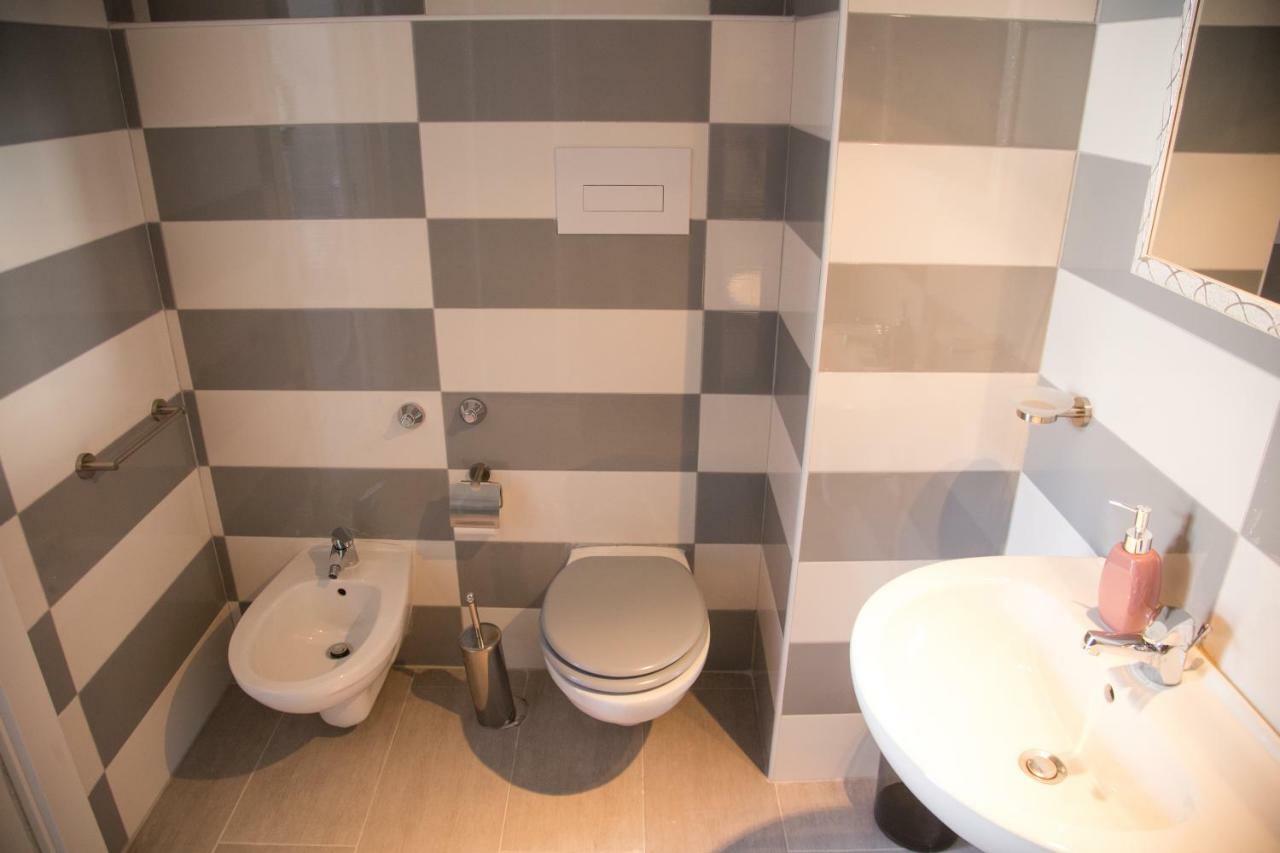 Vesuvius Luxury Suites Naples Exterior photo